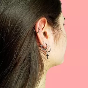 Combina Aritos con cruz con aros Bali